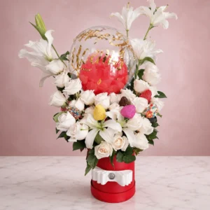 Sombrerera Roja con Lirios y Fresas Achocolatadas
