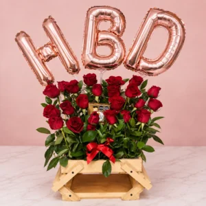 Cajón de Rosas Rojas con Globos HBD