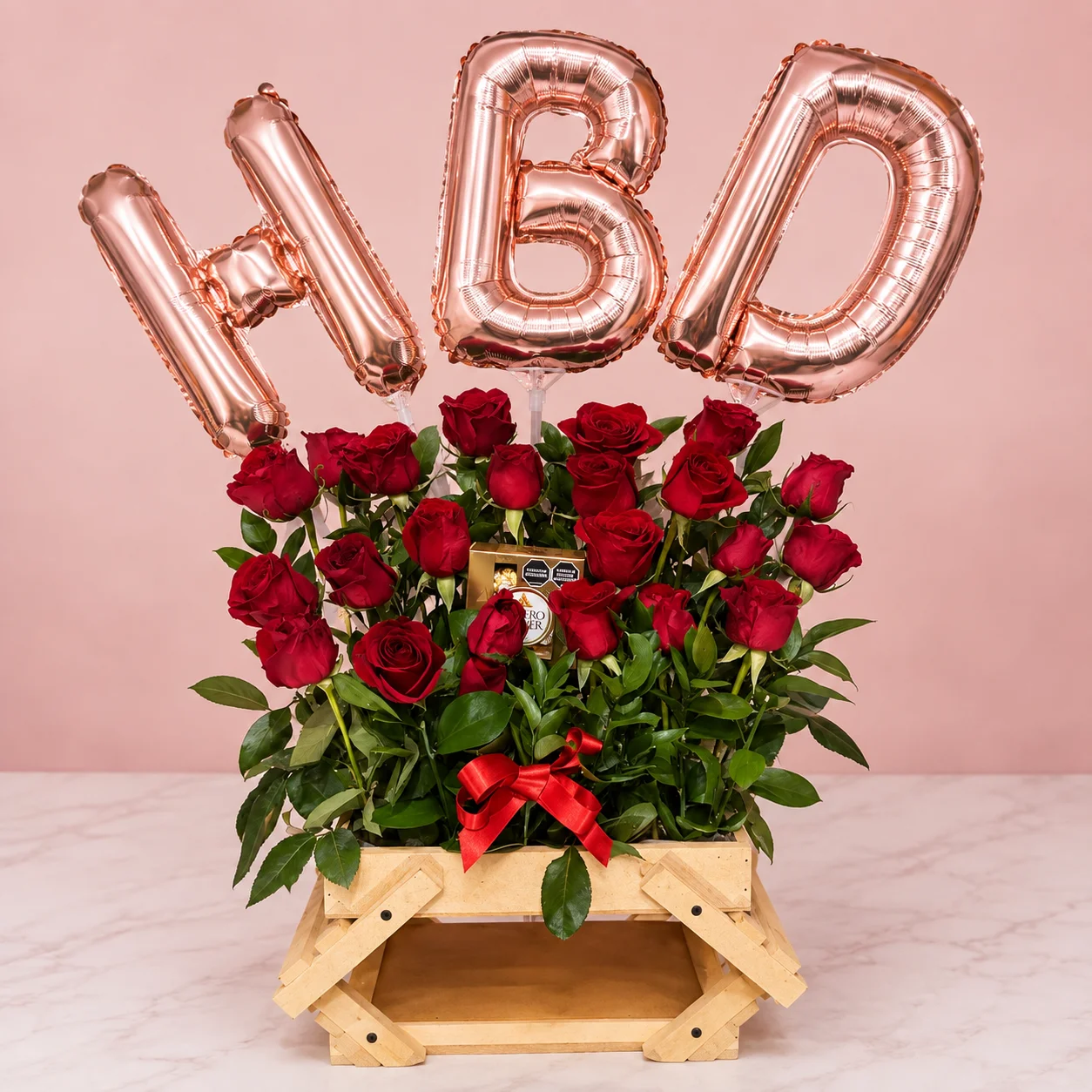 REF. 005, Cajón de Rosas Rojas con Globos HBD